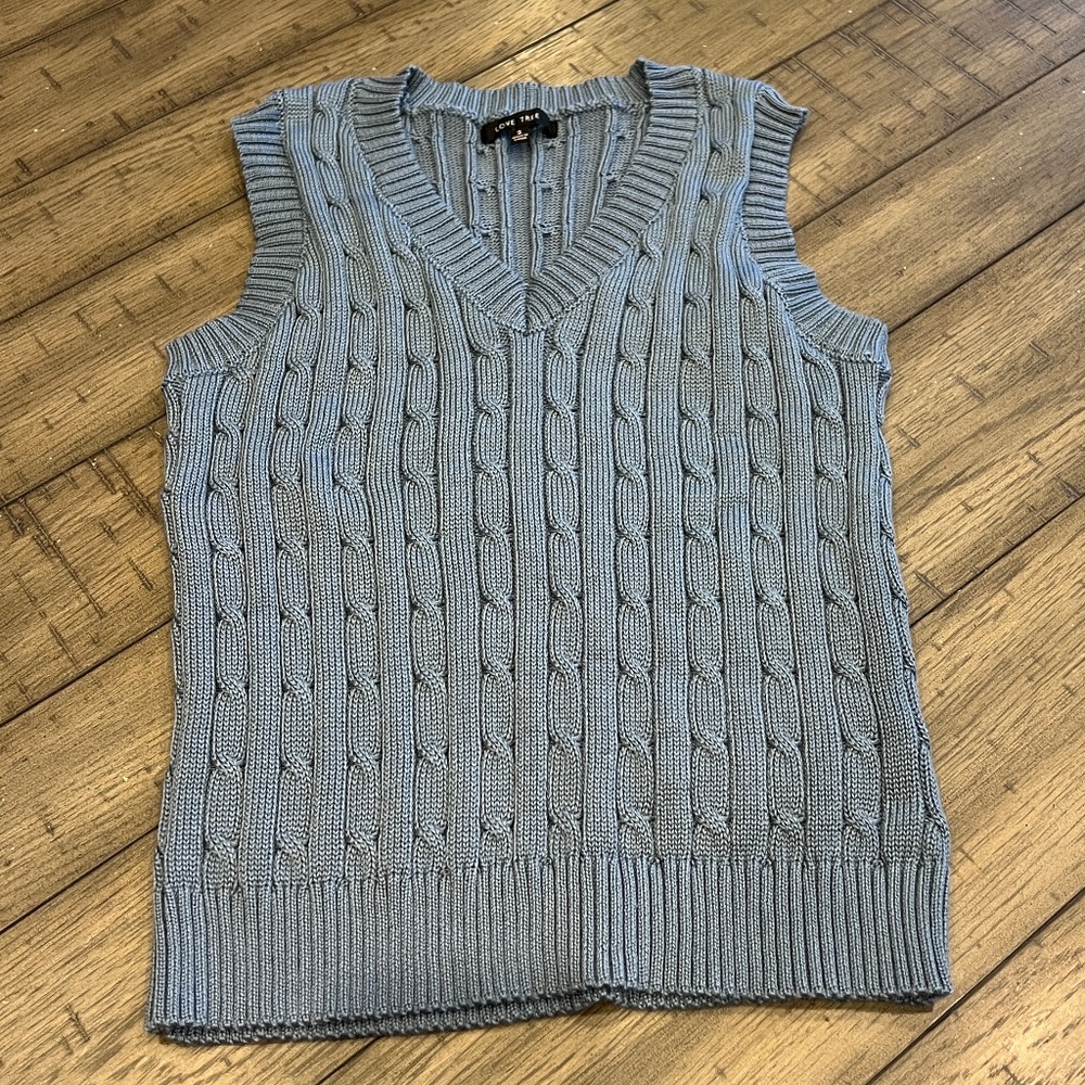 Love Tree cable knit sweater vest sz S NWOT